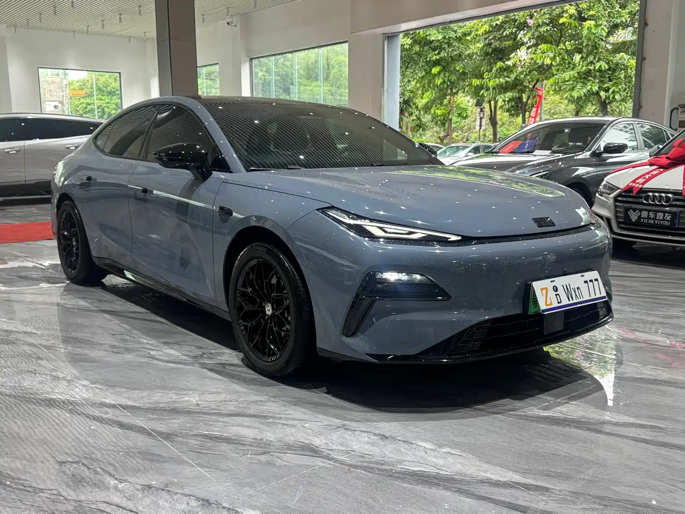 Geely Galaxy Galaxy Xingyao 8 2025 130km EM-i Premium Edition фото 3
