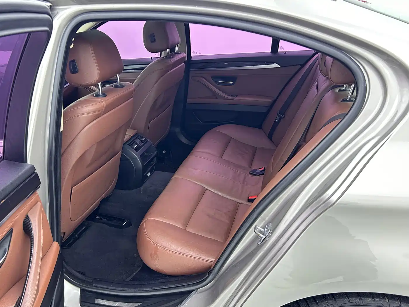 BMW 5 Series (Import) 2014 520i Classic фото 8