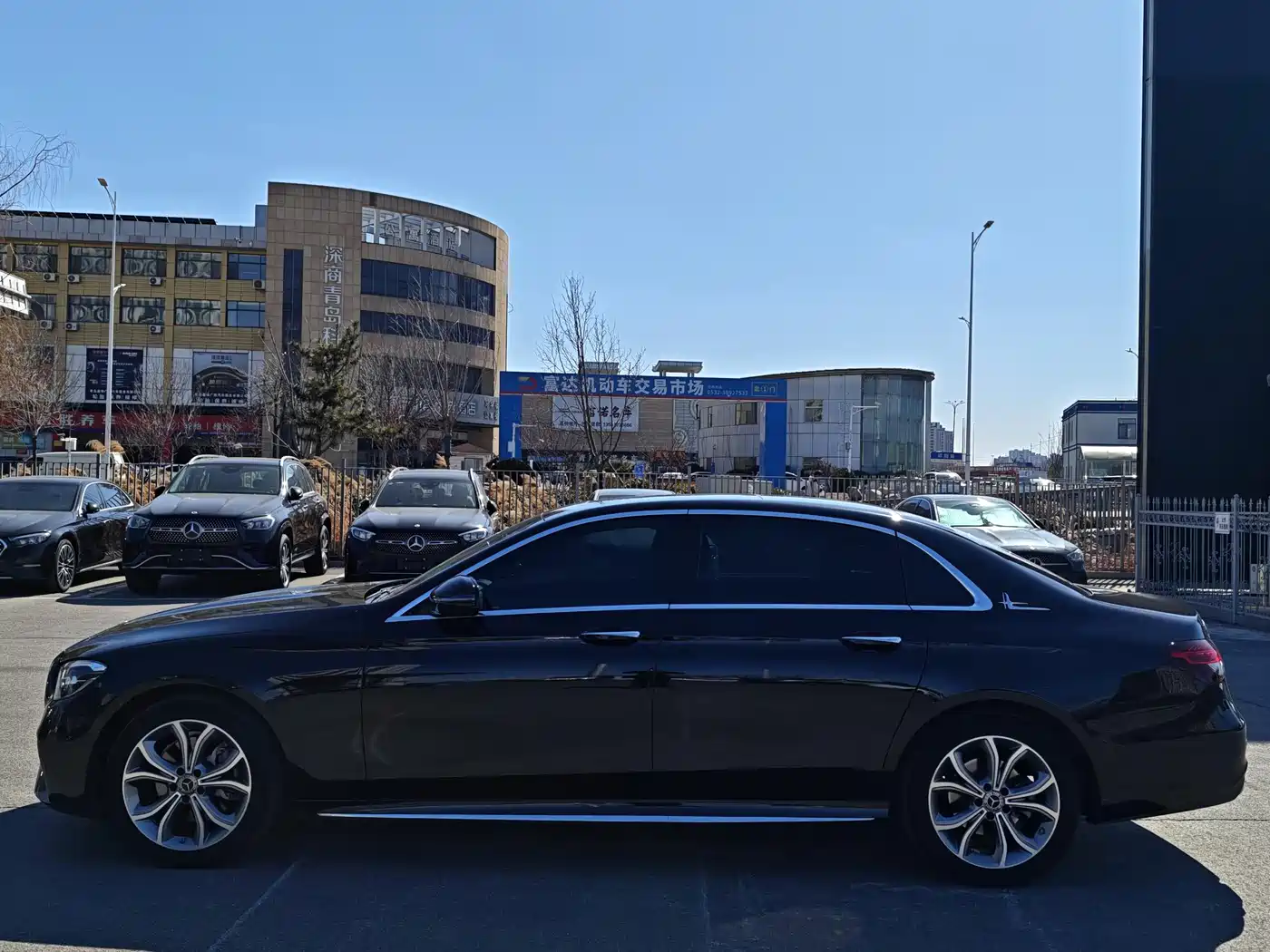 MERCEDES-BENZ E-CLASS
