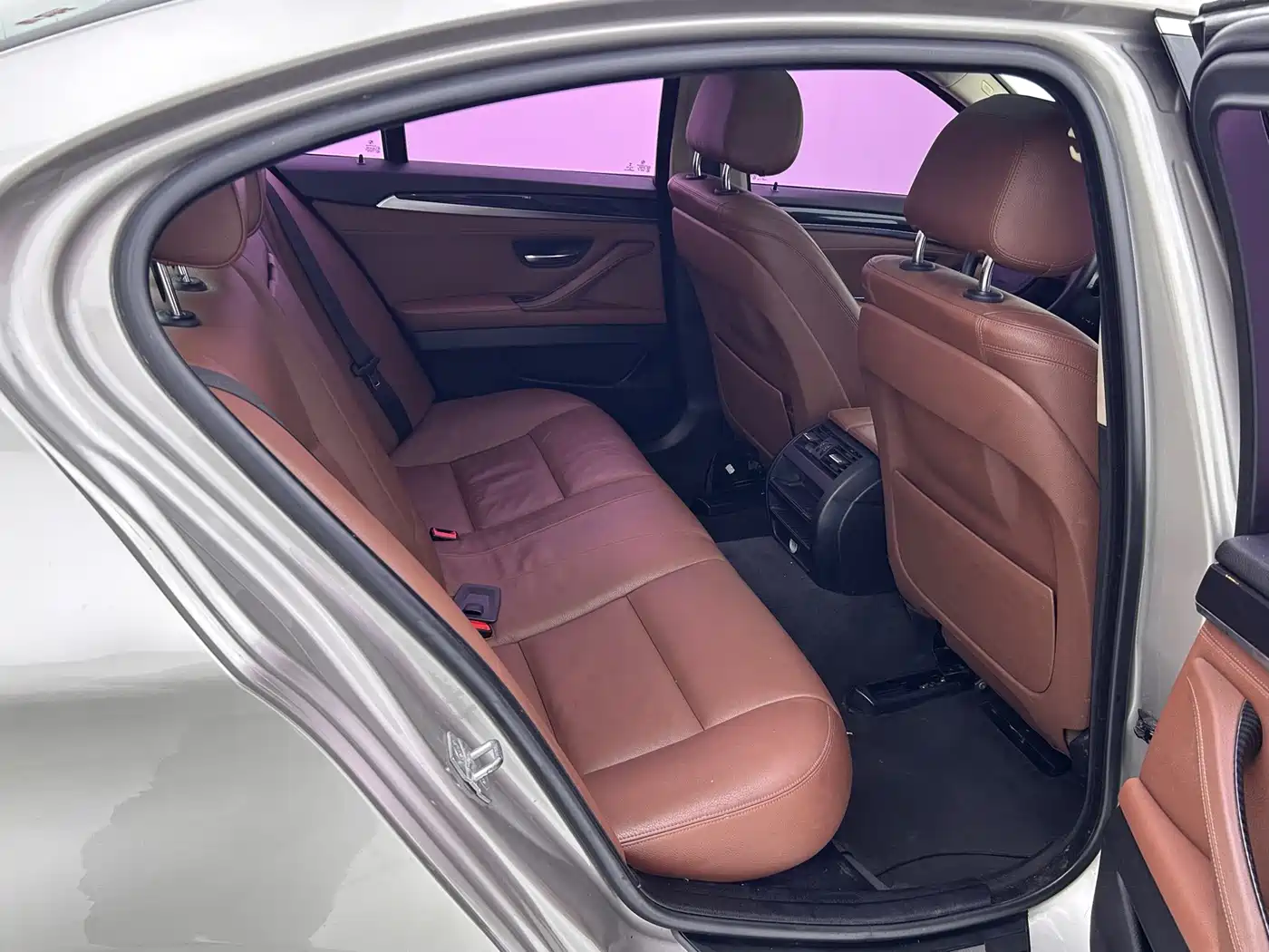 BMW 5 Series (Import) 2014 520i Classic фото 10