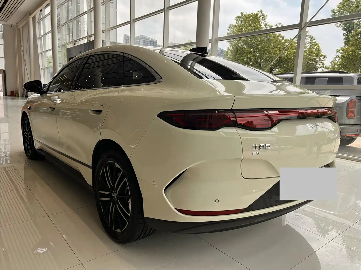 BYD Qin L 2025 Model EV 545KM Excellence Edition фото 7