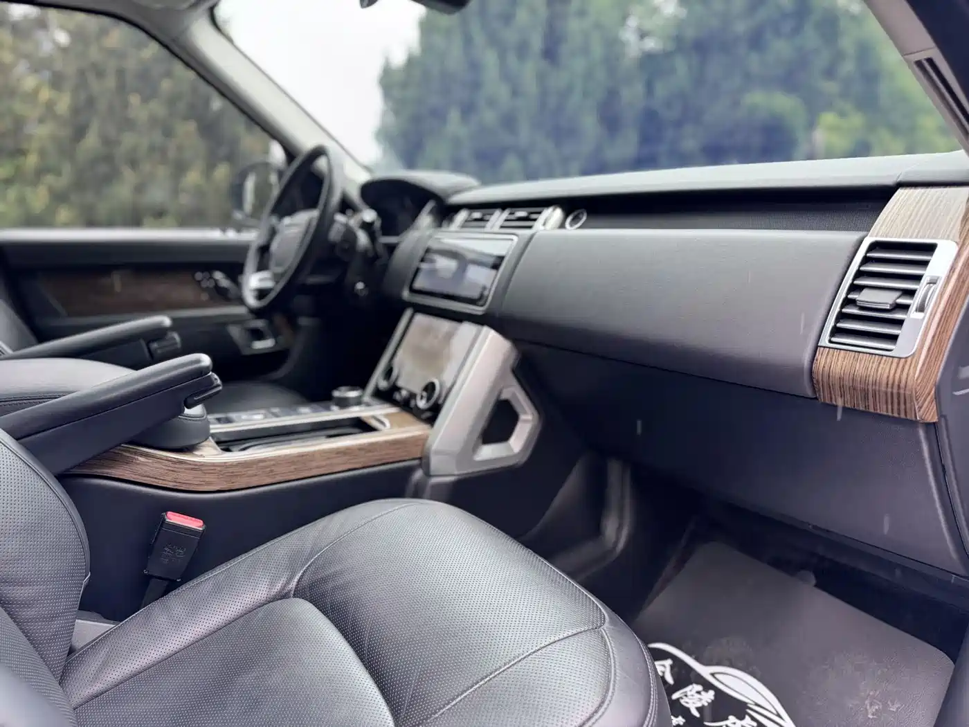 Land Rover Range Rover 2019 3.0 SCV6 Heritage Edition фото 12