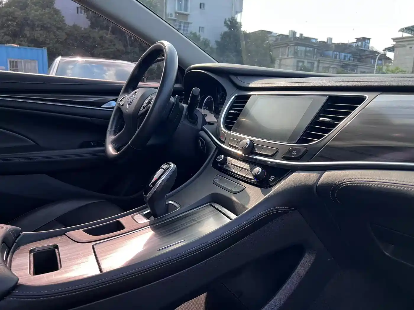 Buick LaCrosse 2018 Model 20T Luxury Edition фото 16