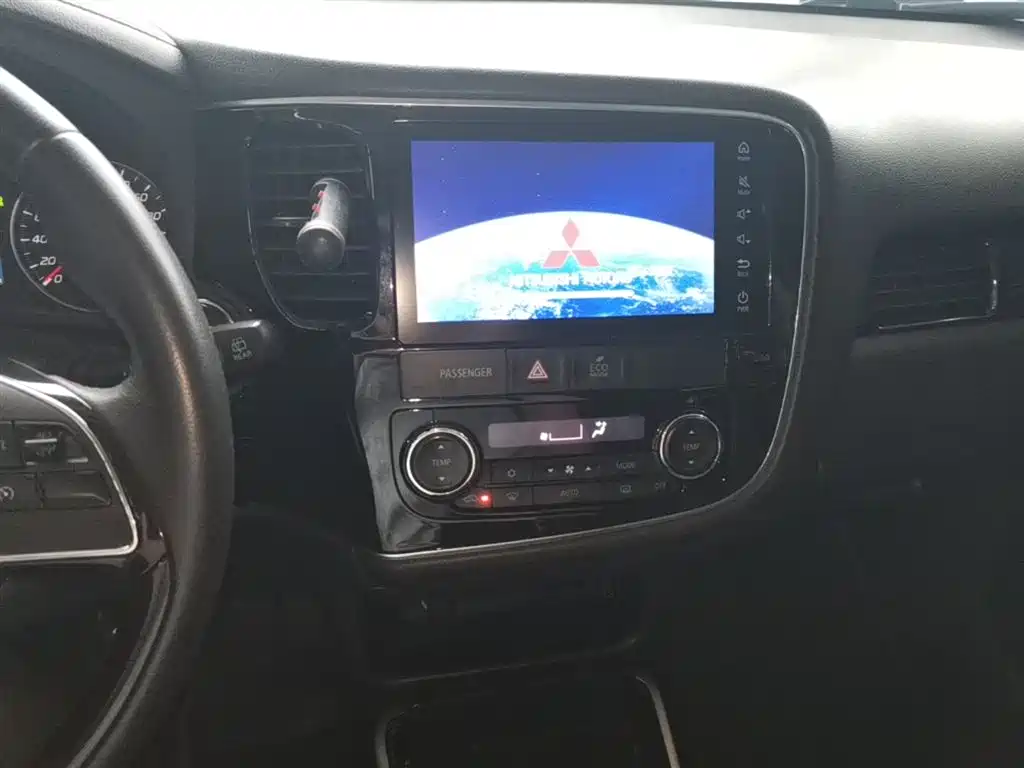 Mitsubishi Outlander 2018 2.0L 2WD Glory Edition 5-seater фото 13