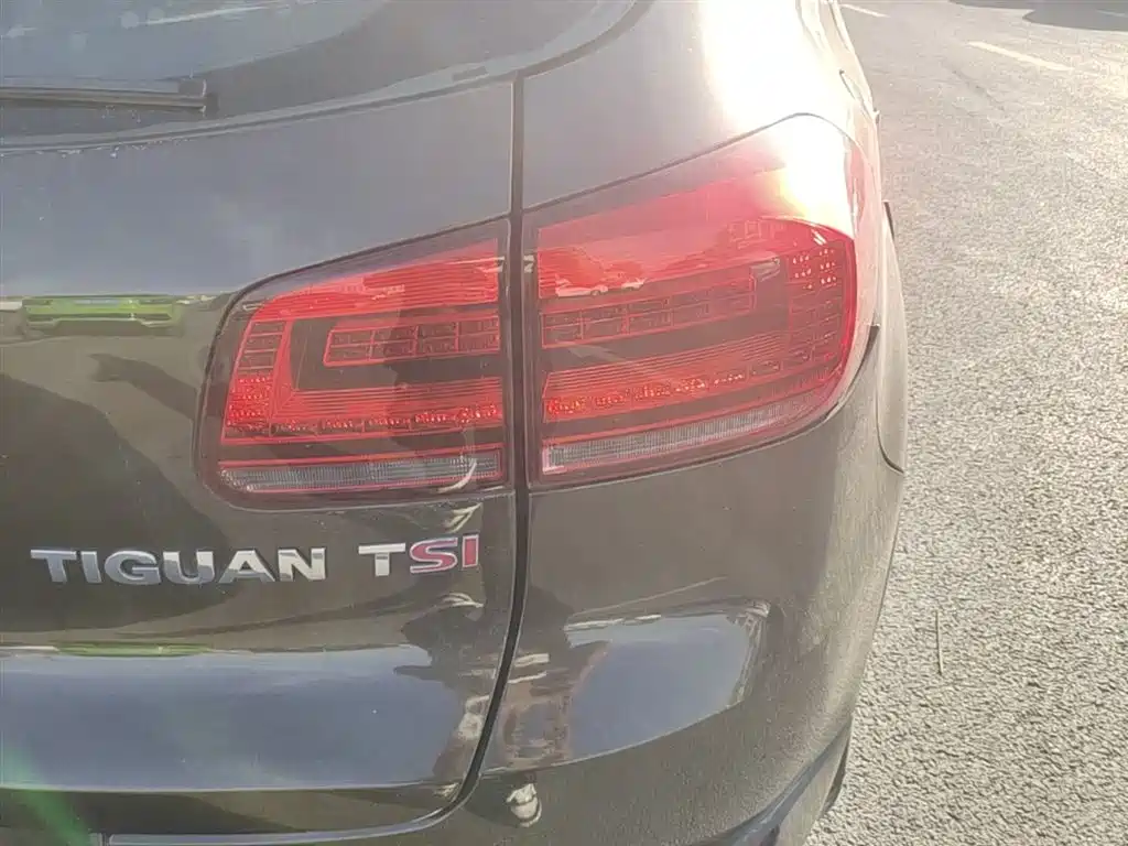 Volkswagen Tiguan 2015 1.8TSI Manual 2WD Trendline фото 8