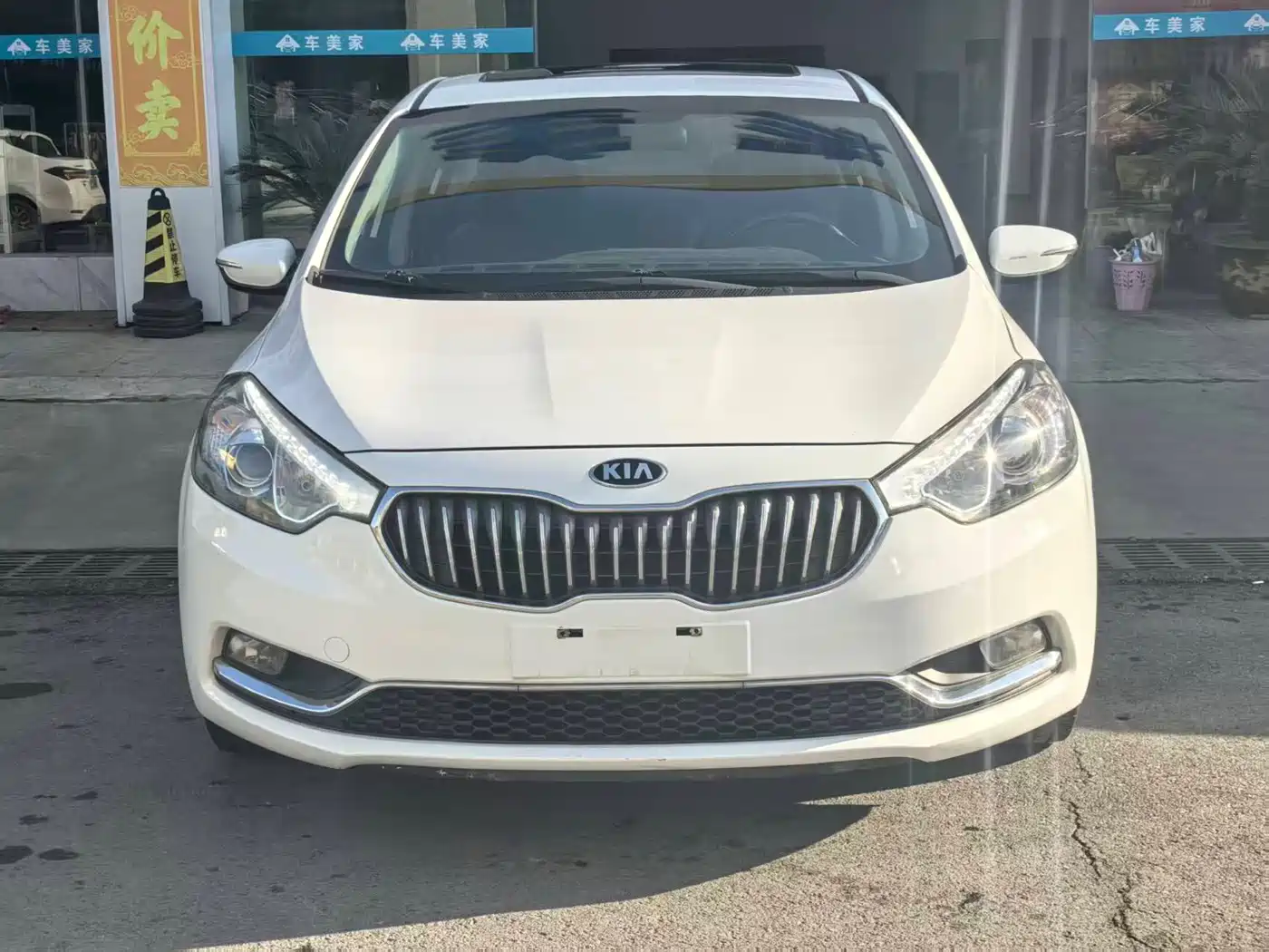Kia K3 2015 1.6L Automatic DLX фото 2