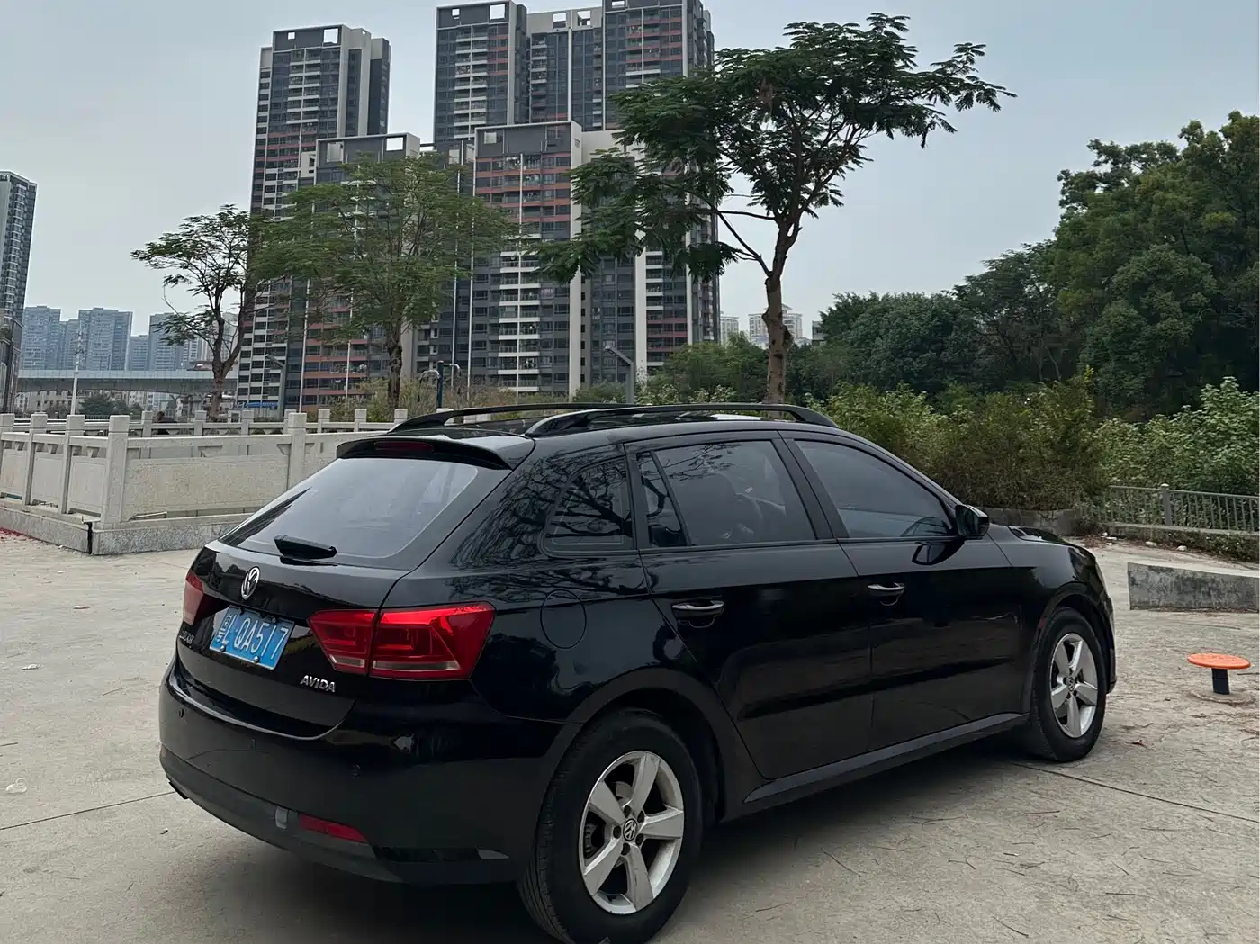 Volkswagen Lavida Tour 2013 1.6L Automatic Trend Style фото 7