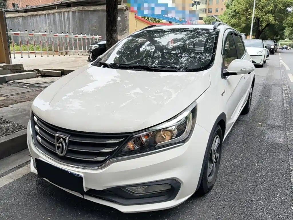 Baojun 310 2019 2017 1.5L Auto Luxury