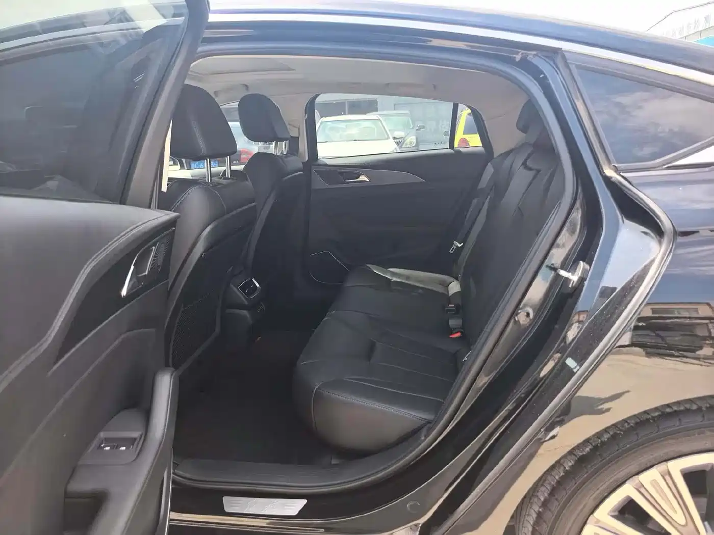 Hongqi H5 2022 Classic 1.5T DCT Flag Rhythm Edition фото 7