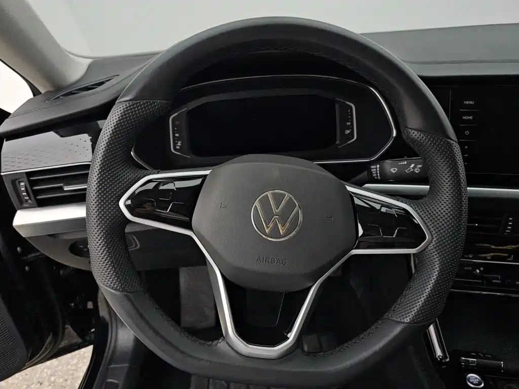 Photo 9 - Volkswagen Passat