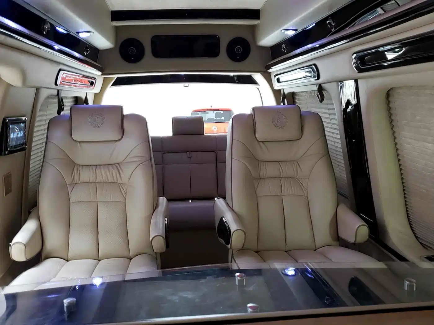 GMC Savana 2017 2014 6.0L Long Wheelbase Leader Edition