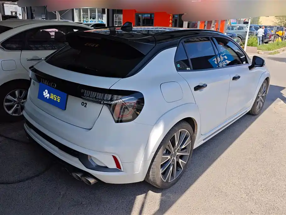 Lynk & Co 02 Hatchback 2022 2.0TD Summer Limited Edition фото 3