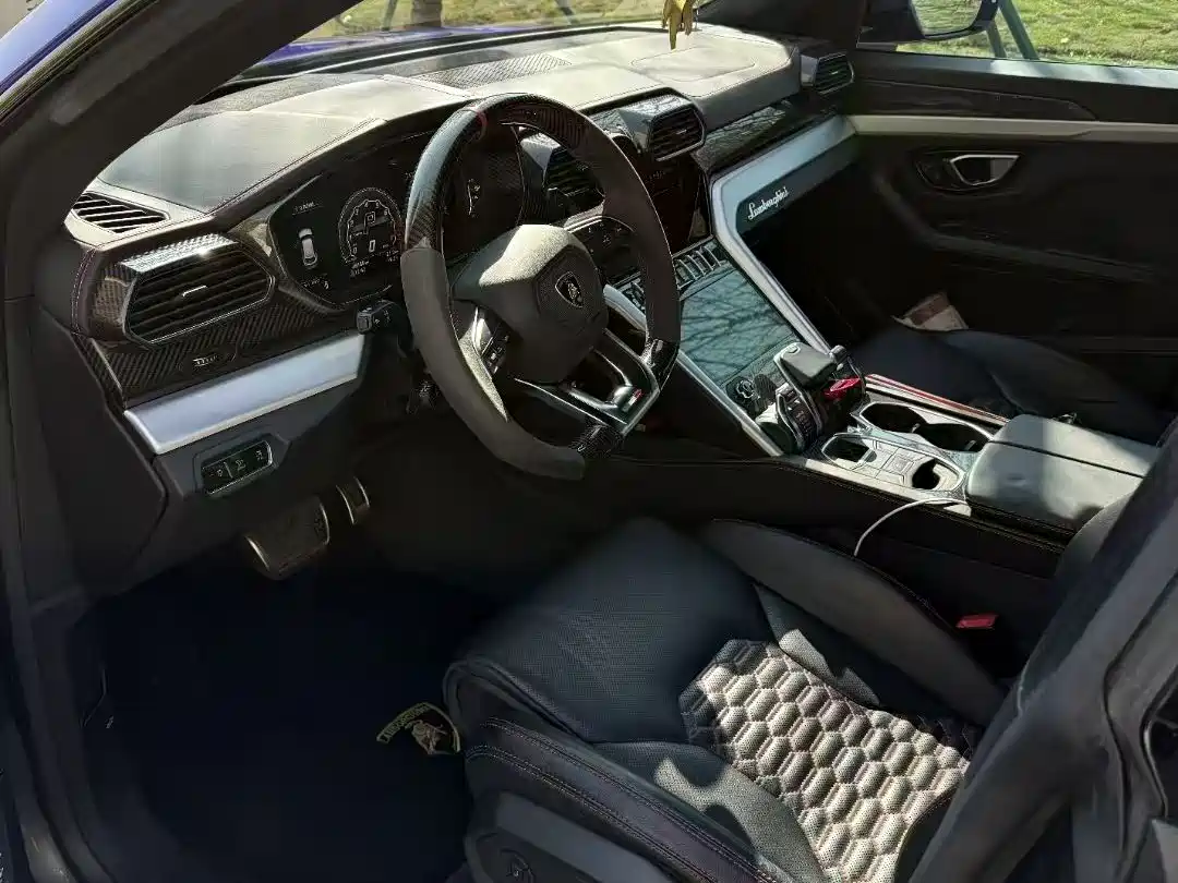 Lamborghini Urus 2021 4.0T V8 фото 6