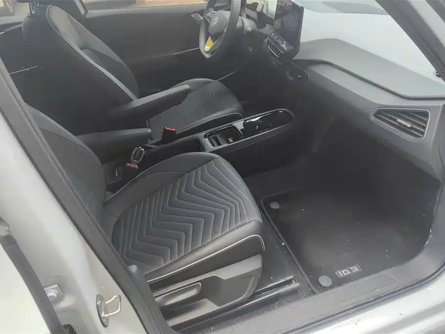 Volkswagen ID.3 2023 Pure Smart Edition фото 8