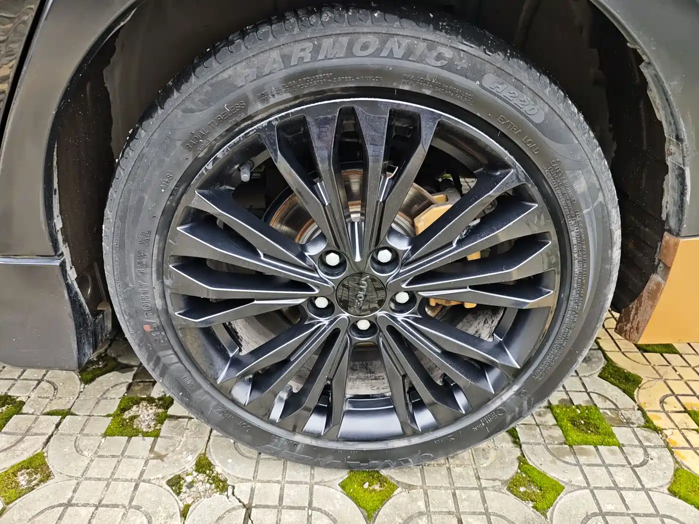 DONGFENG YI HYUN MAX