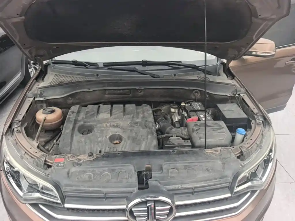 FAW Senya R7 2016 2016 1.6L Manual Premium