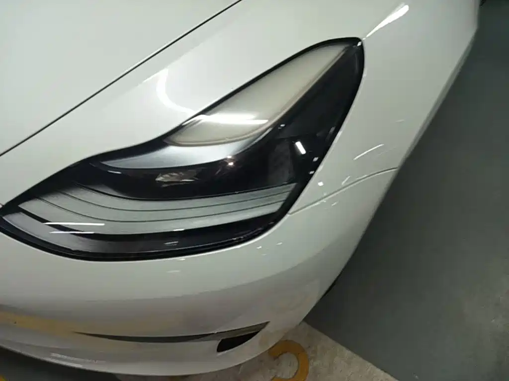 Фото 18 - Tesla Model 3