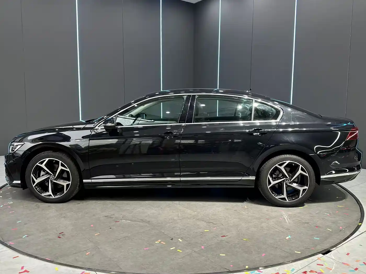 Volkswagen Magotan 2025 Popular Edition 330TSI DSG Luxury фото 5