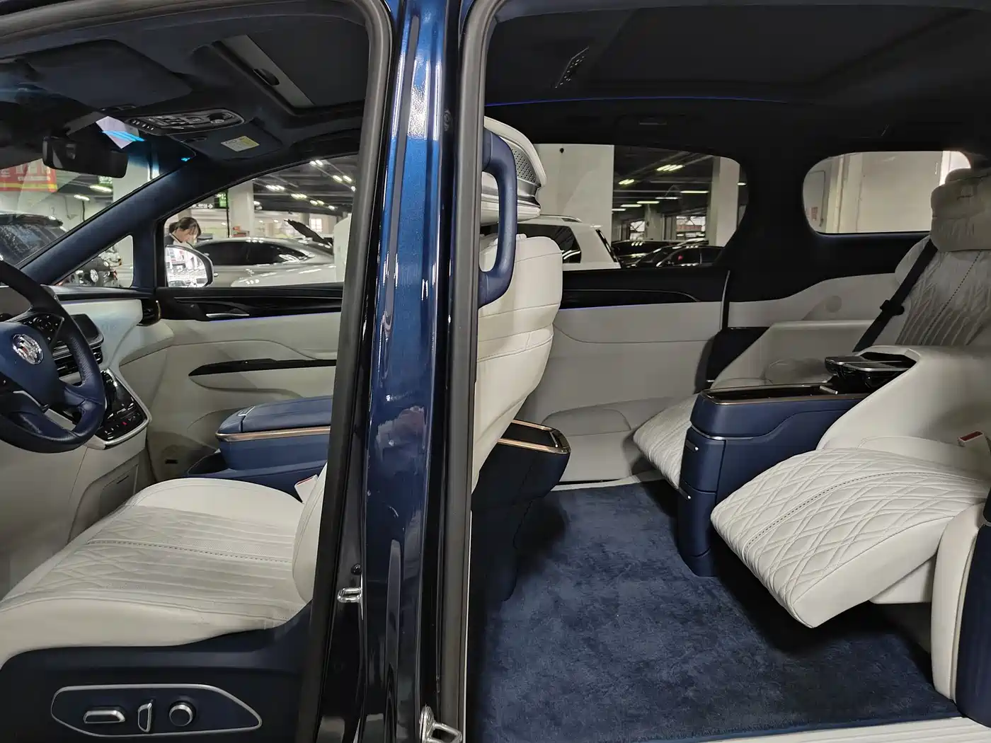 Buick GL8 2020 Avenir Four-Seat Prestige Edition фото 8
