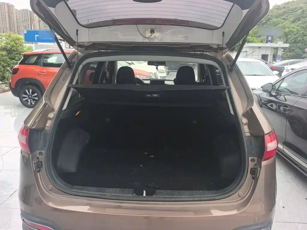 FAW Senya R7 2016 2016 1.6L Manual Premium