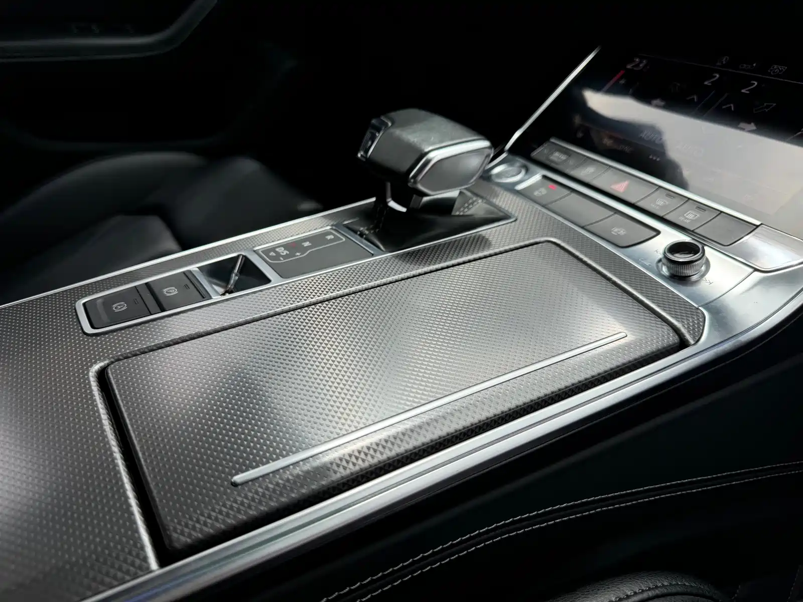 صورة 7 - Audi A6L