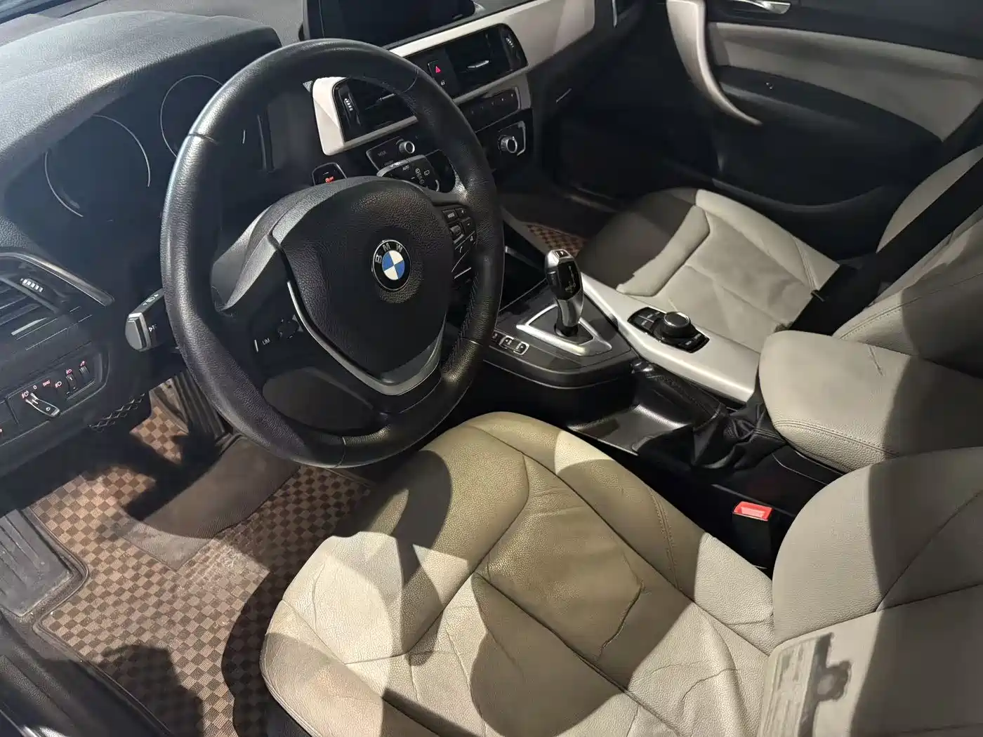 BMW 1 Series (Import) 2016 118i Leading фото 10