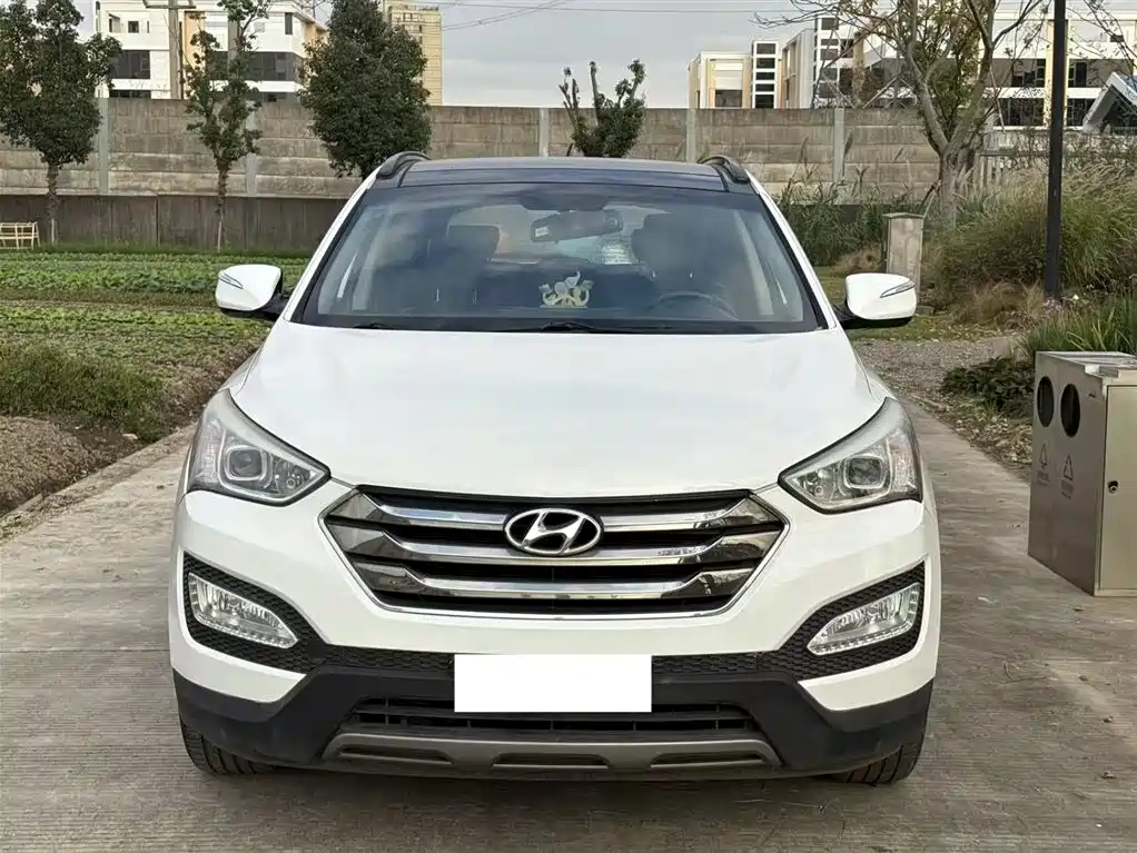 Hyundai Santa Fe 2013 Model 2.4L Automatic 2WD Smart фото 2