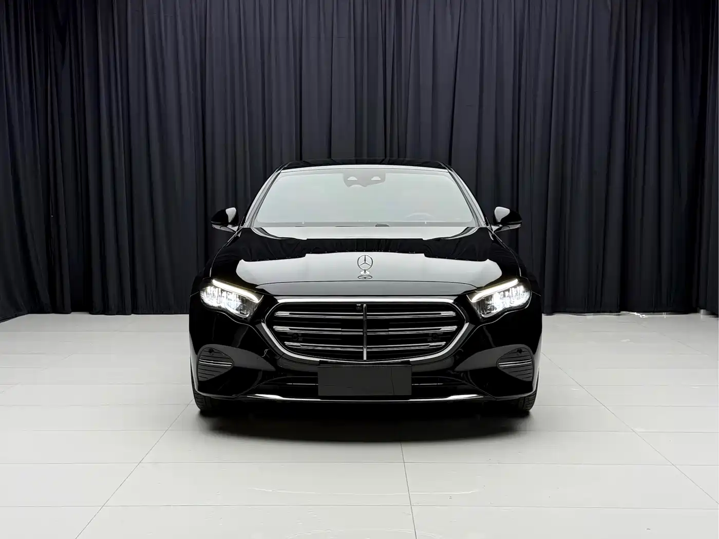 Mercedes-Benz E-Class 2025 E 300 L Luxury фото 2