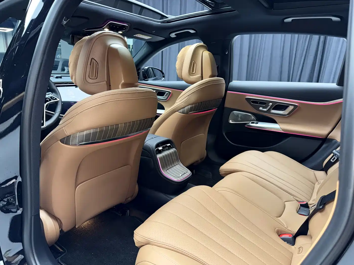 Mercedes-Benz E-Class 2025 E 300 L Luxury фото 11