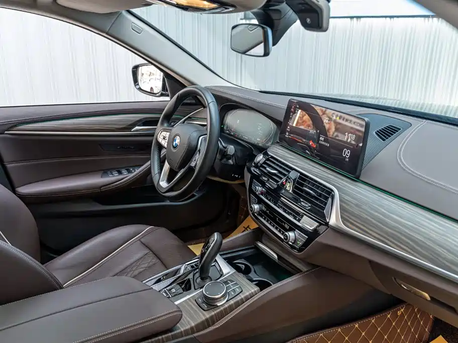 BMW 5 Series 2023 530Li Leading Luxury Package фото 14
