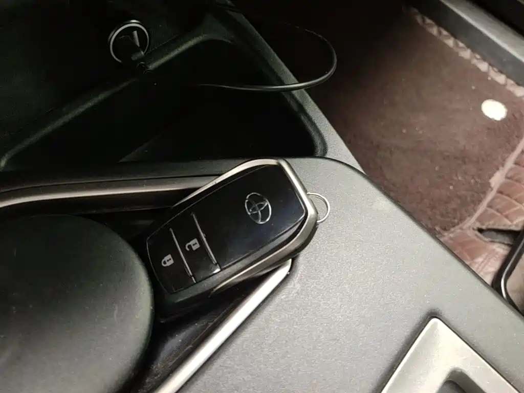 Toyota RAV4 Rongfang 2019 2.0L CVT 2WD Zhishang Edition China VI фото 9