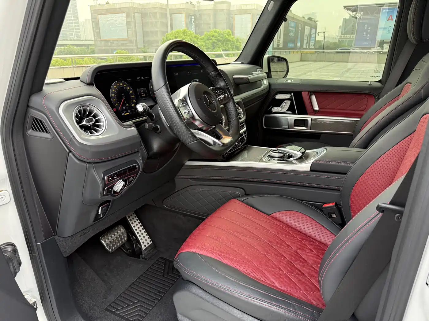 Mercedes-Benz G-Class 2024 G 500 фото 14