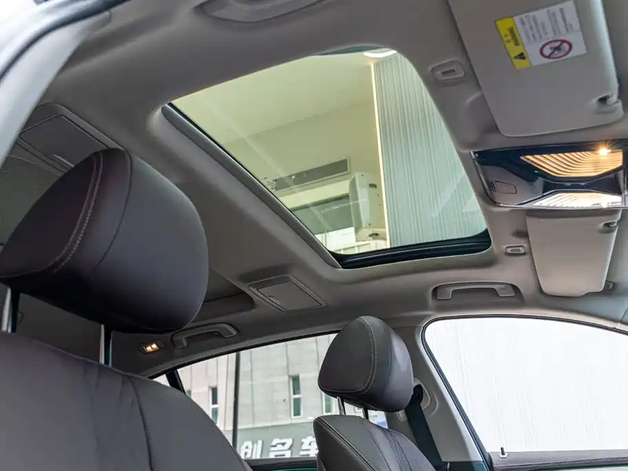 BMW 5 Series 2023 530Li Leading Luxury Package фото 12
