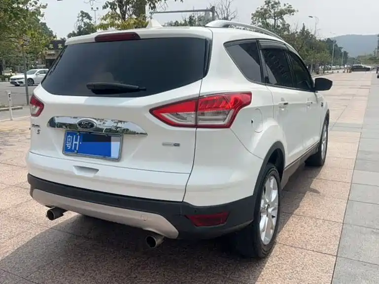Фото 4 - Ford Kuga