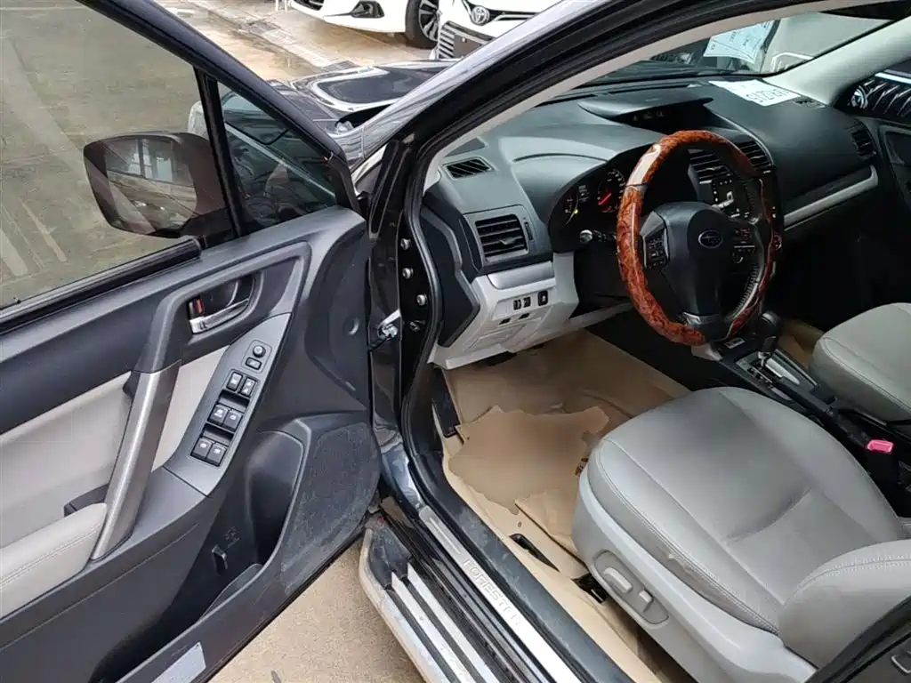 Subaru Forester 2014 2.5i Automatic Elite Edition фото 16