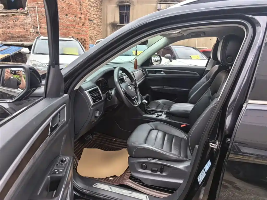 Volkswagen Teramont 2017 530 V6 4WD Flagship Edition фото 16