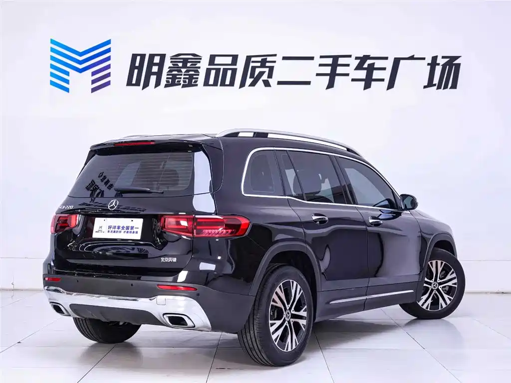 MERCEDES-BENZ GLB