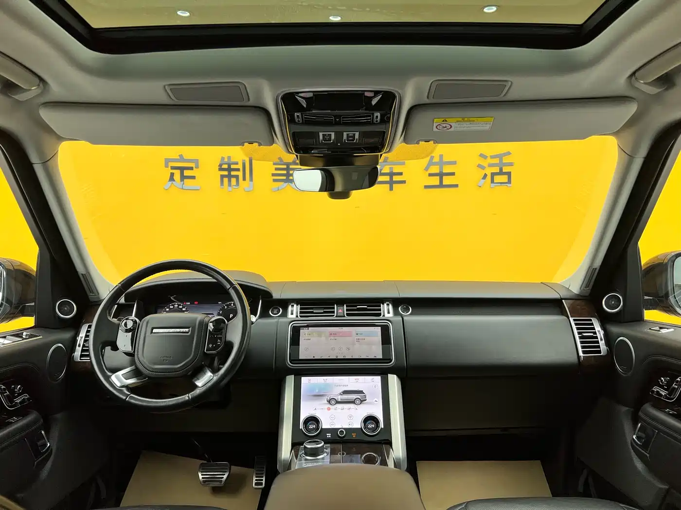Land Rover Range Rover 2021 3.0 L6 Heritage Edition фото 17