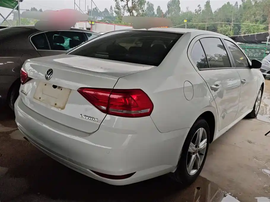 Volkswagen Lavida 2017 1.6L Automatic Trend Edition фото 3