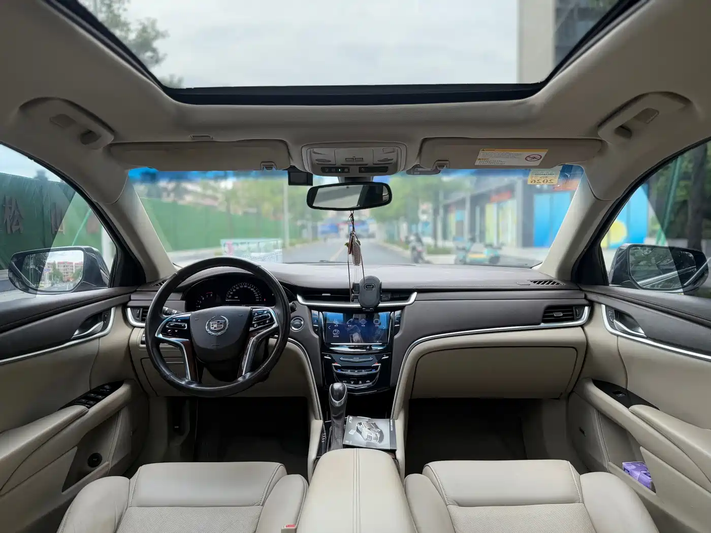 Photo 10 - Cadillac XTS