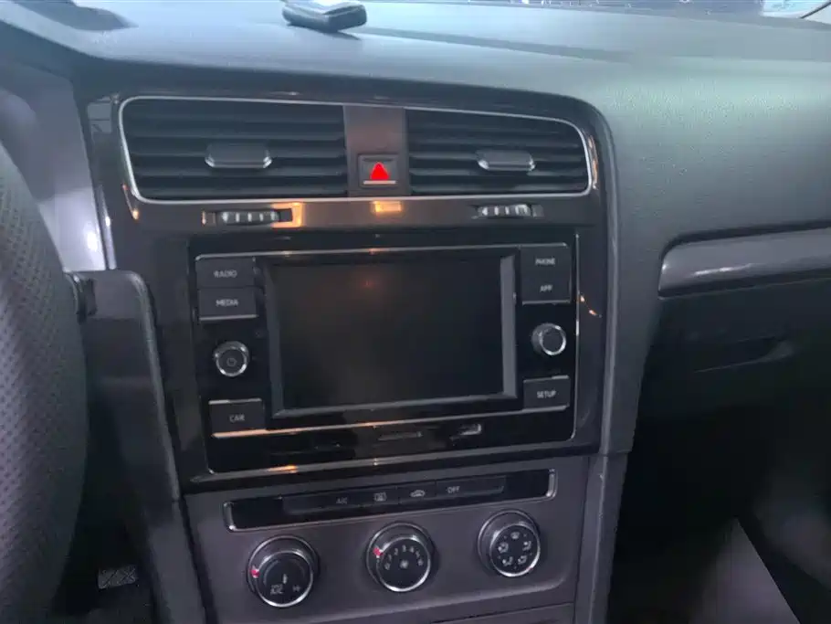 Volkswagen Golf 2016 1.6L Manual Fashion фото 13