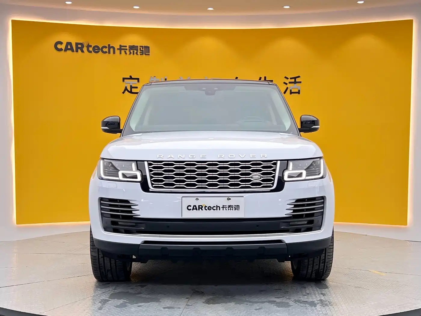 Land Rover Range Rover 2022 3.0 L6 400PS Heritage Extended Classic Edition фото 2