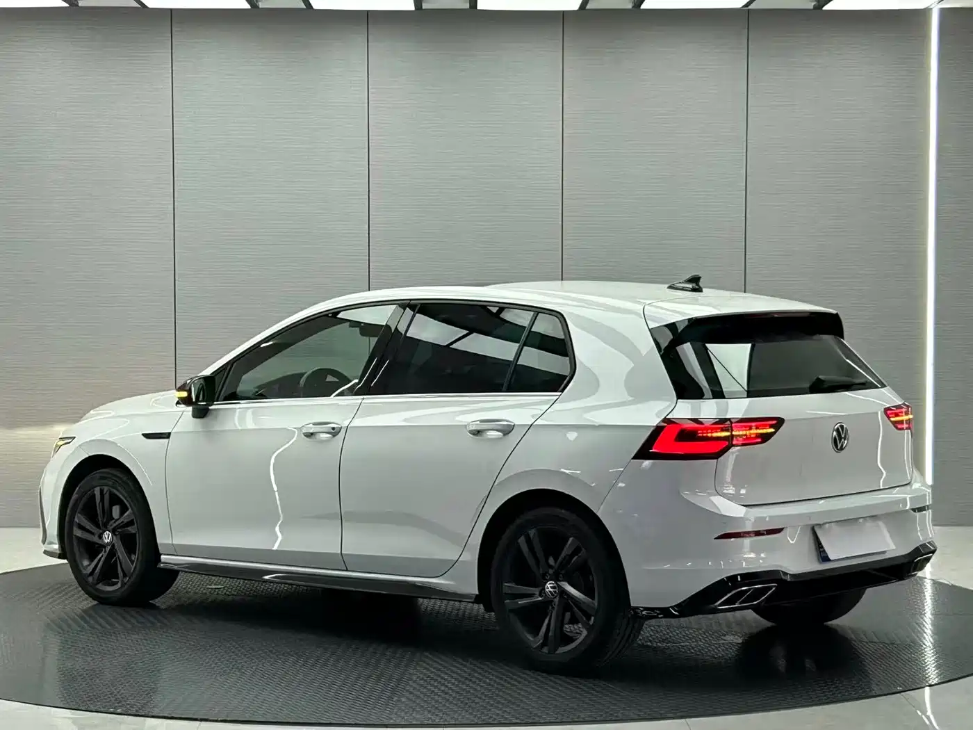 Volkswagen Golf 2021 280TSI DSG R-Line фото 3