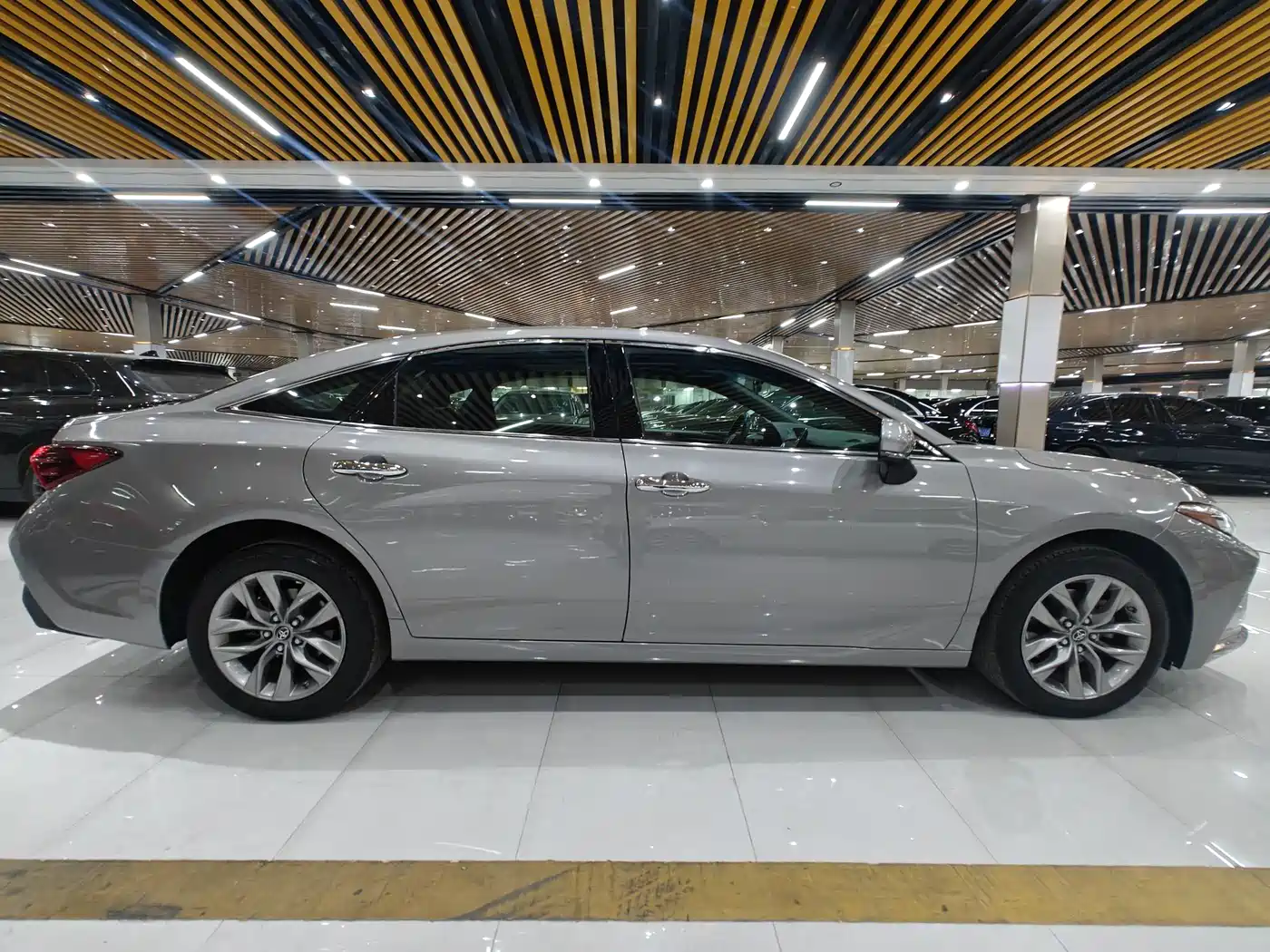 Toyota Avalon 2019 2.0L Luxury Edition (China VI) фото 5