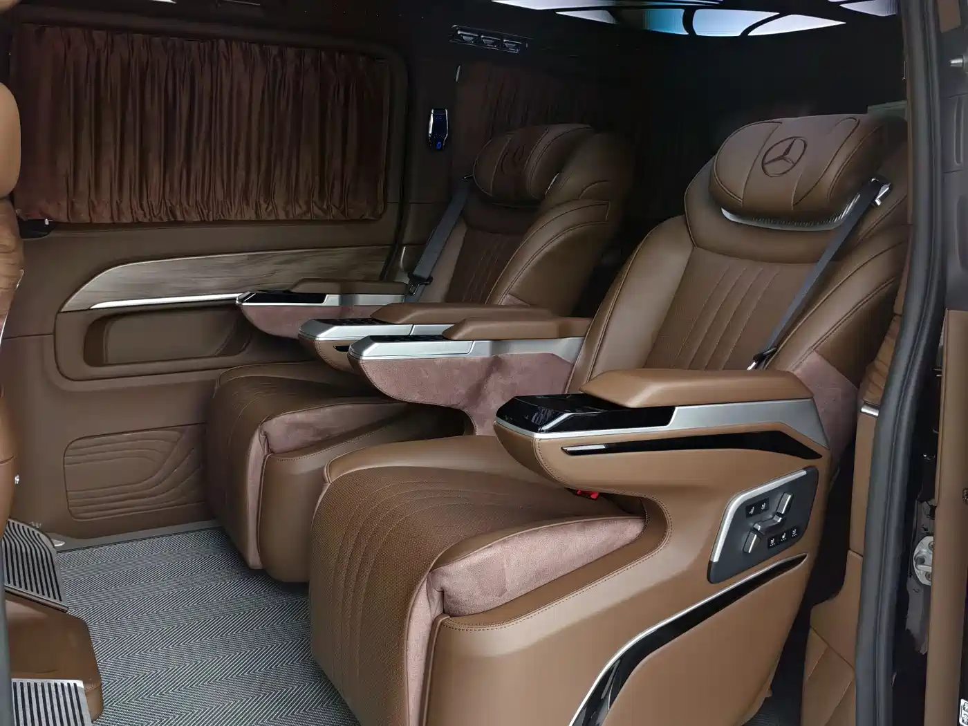 Mercedes-Benz V-Class 2018 V 260 Navigator Edition China VI фото 7