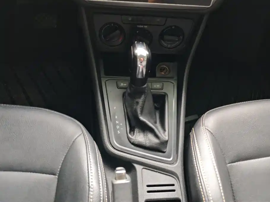 Volkswagen Lavida 2017 1.6L Automatic Trend Edition фото 16
