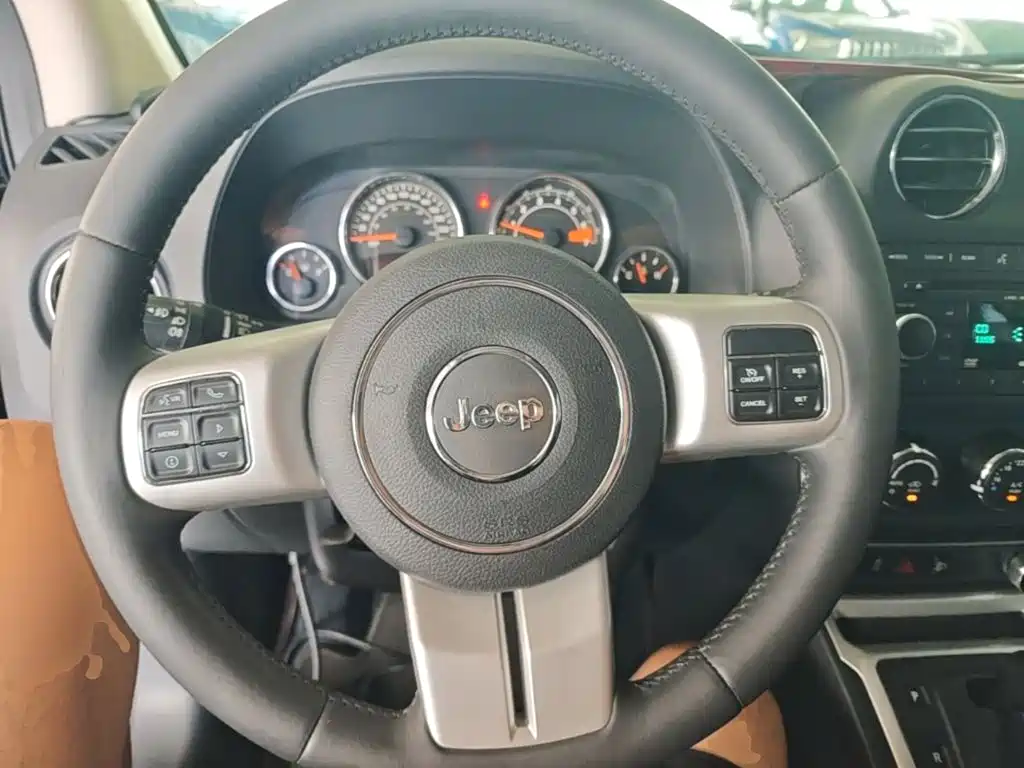 Jeep Compass (Import) 2015 2014 Facelift 2.4L 4WD Comfort Edition