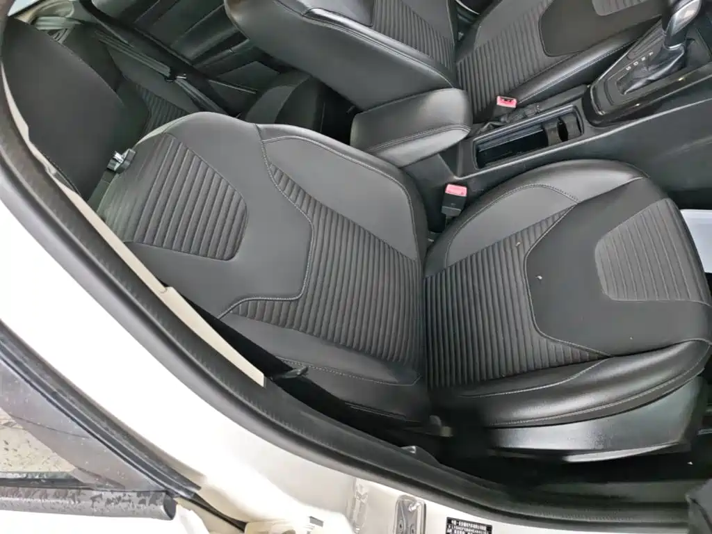 Фото 25 - Ford Focus