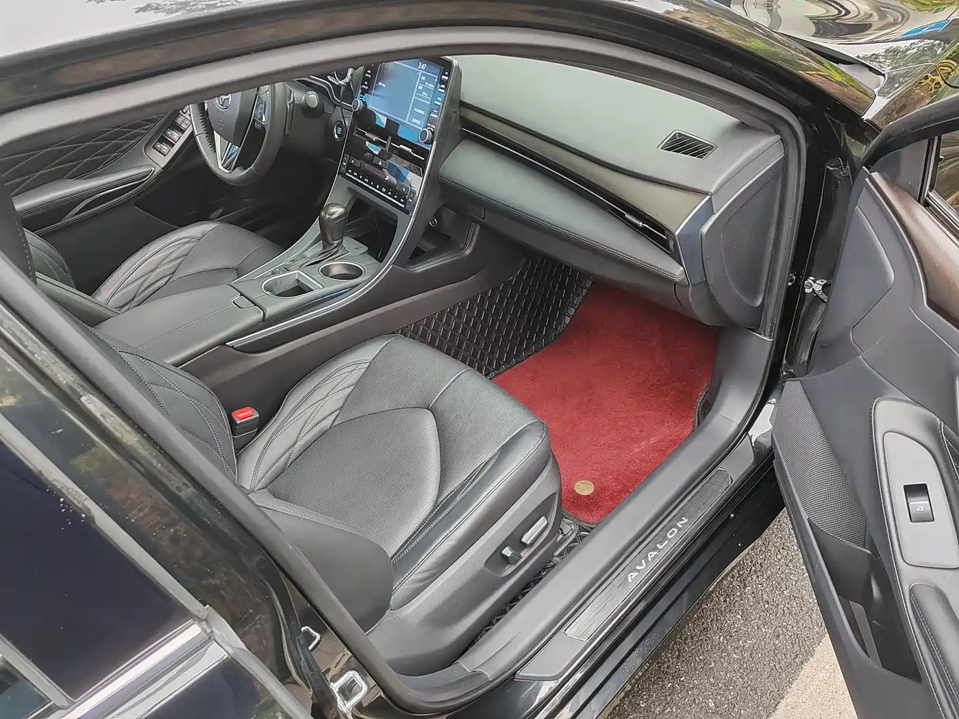 Toyota Avalon 2021 2.5L Touring Noble SPORT Edition фото 9