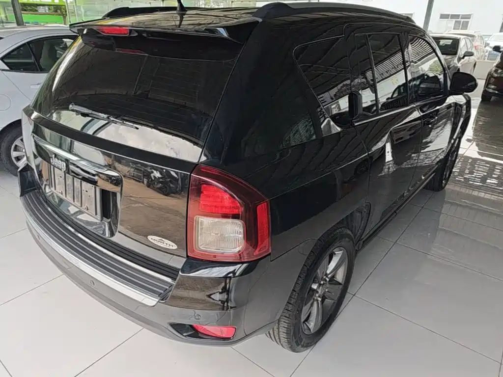 Jeep Compass (Import) 2015 2014 Facelift 2.4L 4WD Comfort Edition